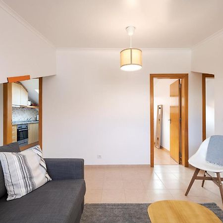 Central Gem IV - Lisbon Trendy Santos District With Dedicated Workspace Exterior photo