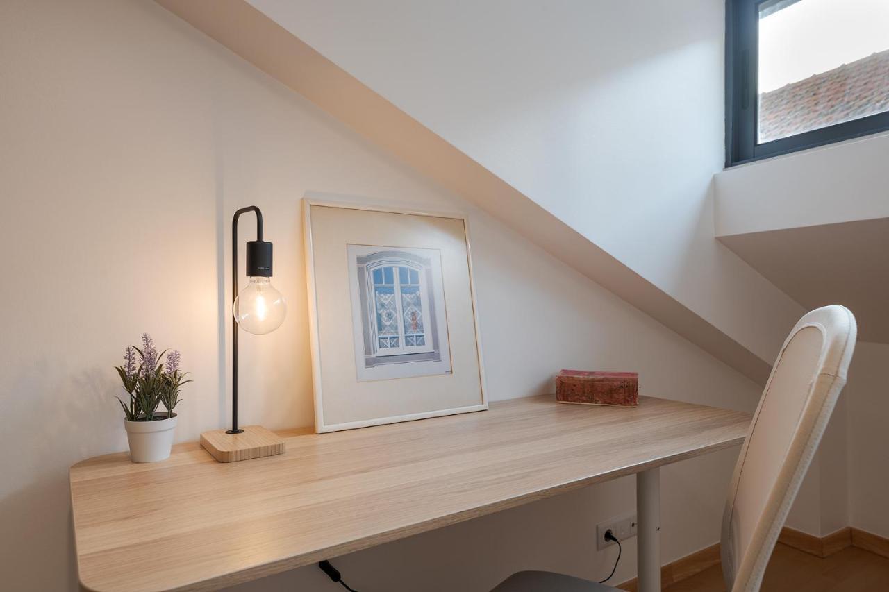 Central Gem IV - Lisbon Trendy Santos District With Dedicated Workspace Exterior photo