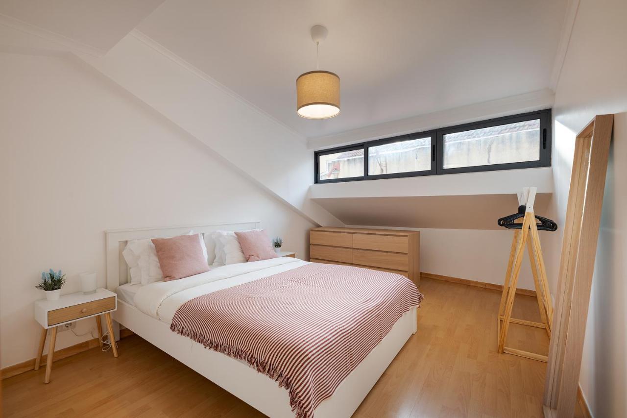 Central Gem IV - Lisbon Trendy Santos District With Dedicated Workspace Exterior photo