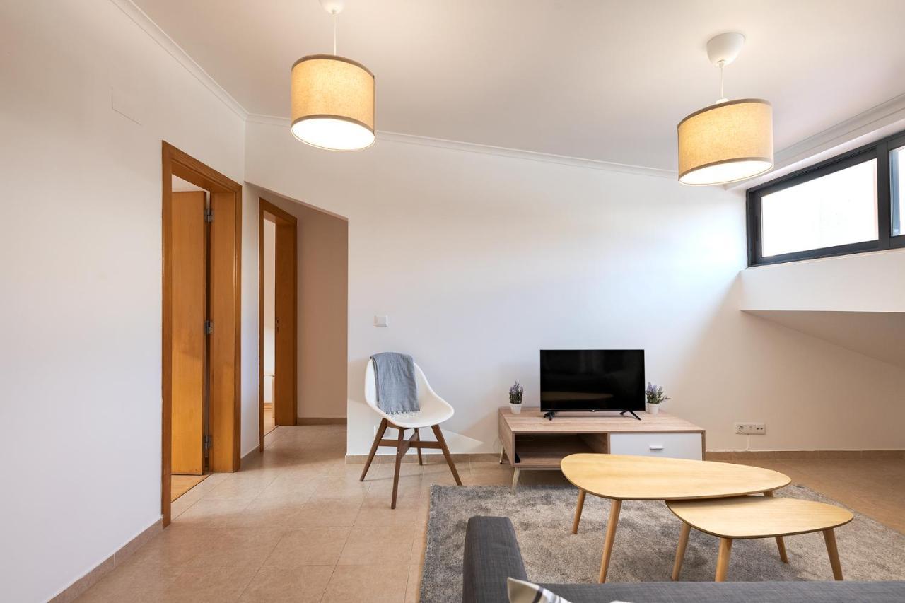 Central Gem IV - Lisbon Trendy Santos District With Dedicated Workspace Exterior photo